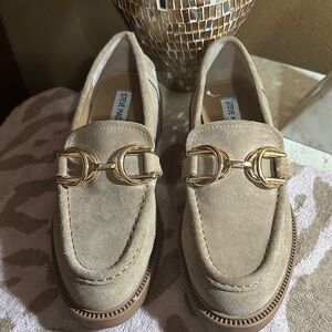 Steve Madden Beige Loafers with Gold Accent